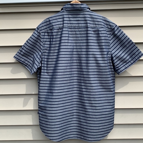 NWOT NAUTICA Classic Fit Vertical Stripe Maritime Navy Short Sleeve Button Down - Picture 3 of 15